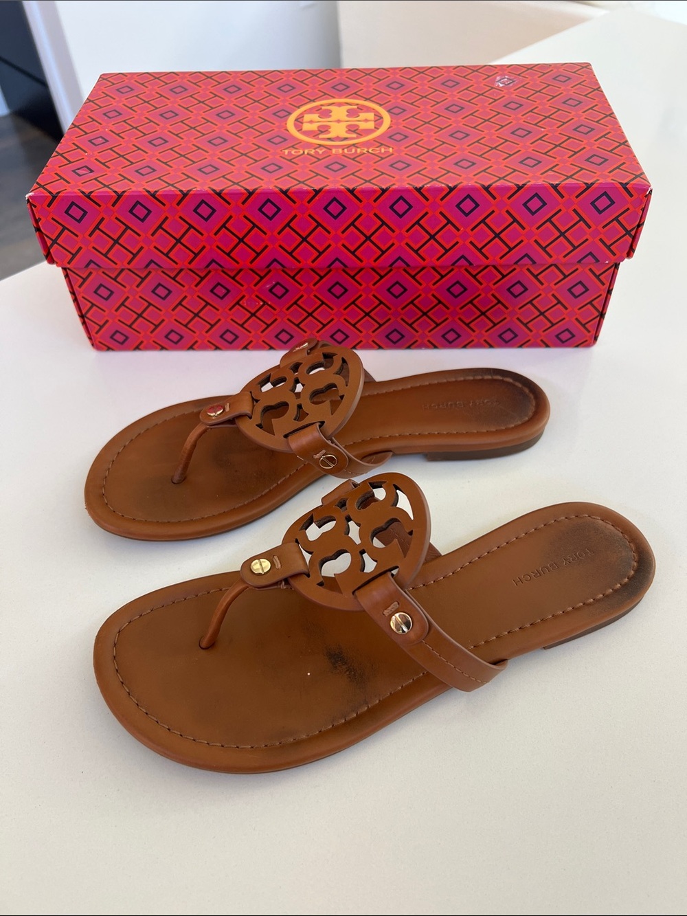 Tory Burch vintage vachetta tan miller leather flip flops sandals size 7